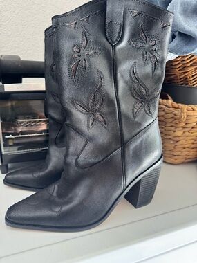 Vince Camuto Black Western Embroidered Heeled Boots